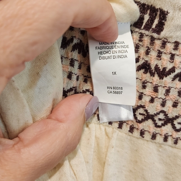 Lucky Brand Boho Top Cream and Pink/Brown Embroidered and Printed Accents 1X - Picture 4 of 6